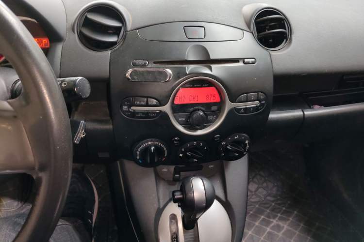 Used Mazda 2 2012 Hatchback Xuan Dong 1.5L Automatic Value Edition
