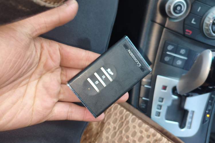 Used Luxgen Great 7 SUV 2012 Limited-Edition Sharp Model 2.2T Two-Wheel Drive Smart Version
