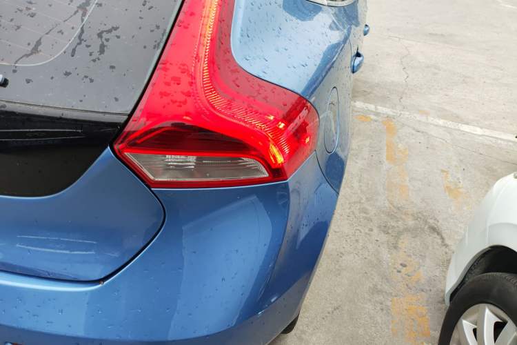 Used Volvo V40 2015 1.6T Zhiya Edition Right Rear Taillight