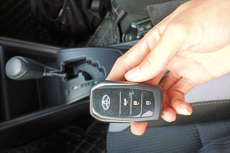 Used Toyota YARiS L Zhi Xuan 2020 X-Trail X 1.5L CVT Leading Edition Vehicle Key