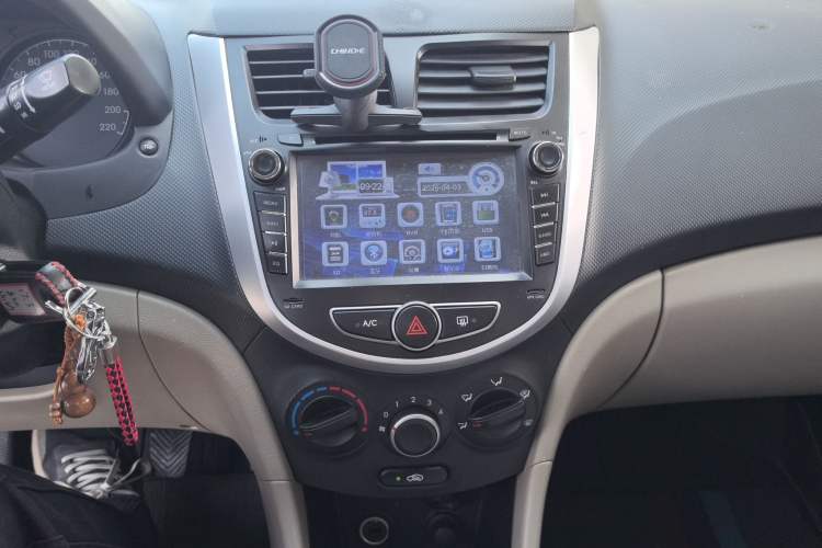 Used Hyundai Verna (older generation) 2016 1.4L Manual Smart GLS Trim
