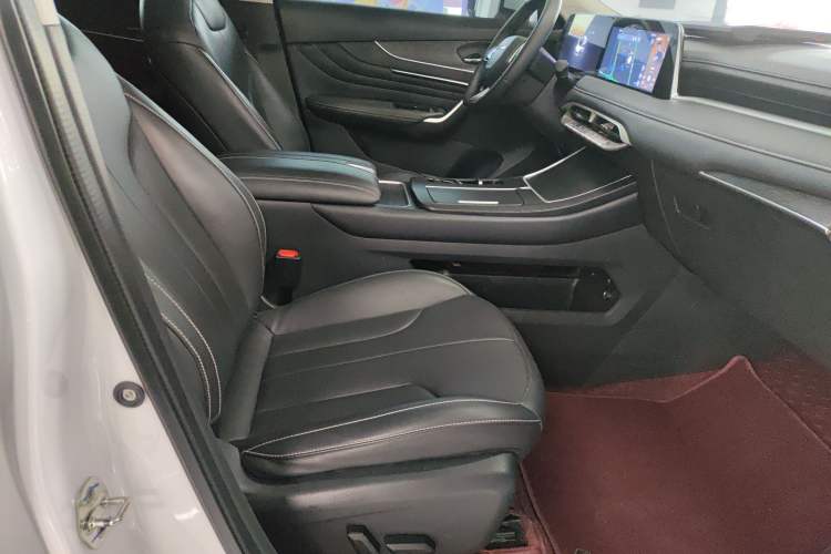 Used Venucia V DD-i 2023 60km iD Joy Ride Edition