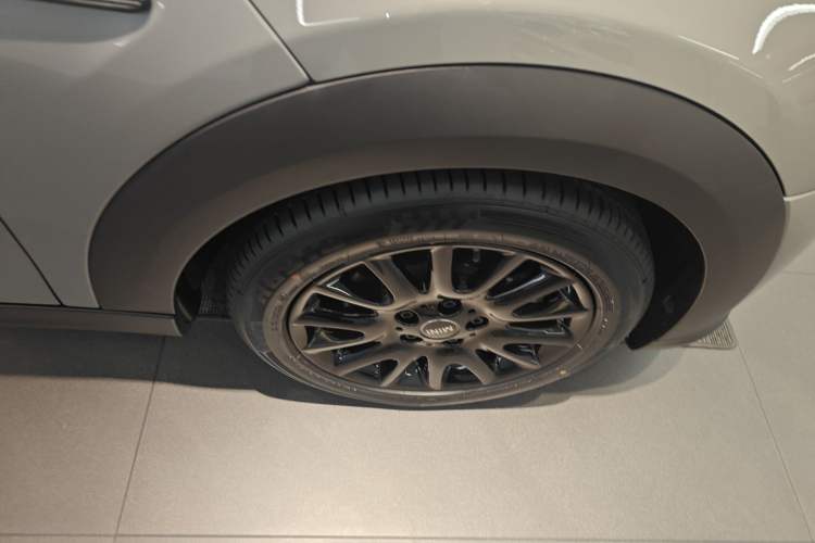 Used MINI 2022 Updated 1.5T ONE Five-Door PLUS Edition Exterior 4