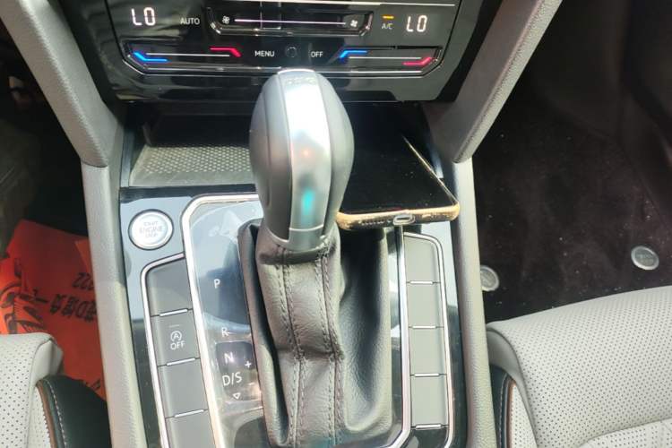 Used Volkswagen Magotan 2025 Zhongxiang Version 330TSI DSG Luxury Edition