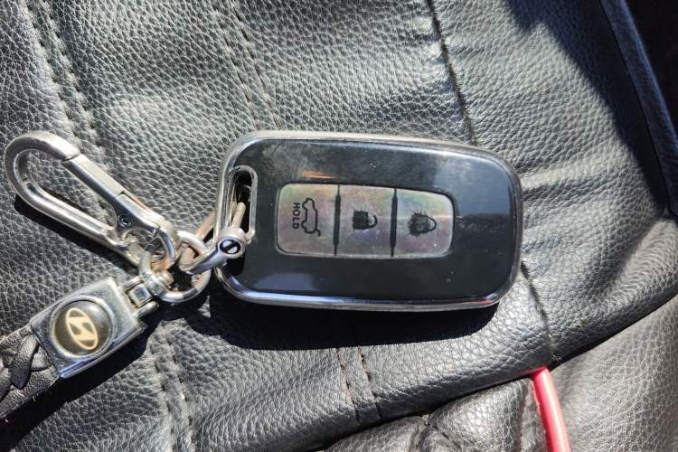 Used Hyundai ix35 2013 2.0L Automatic Two-Wheel Drive Smart GLS China IV Standard Vehicle Key