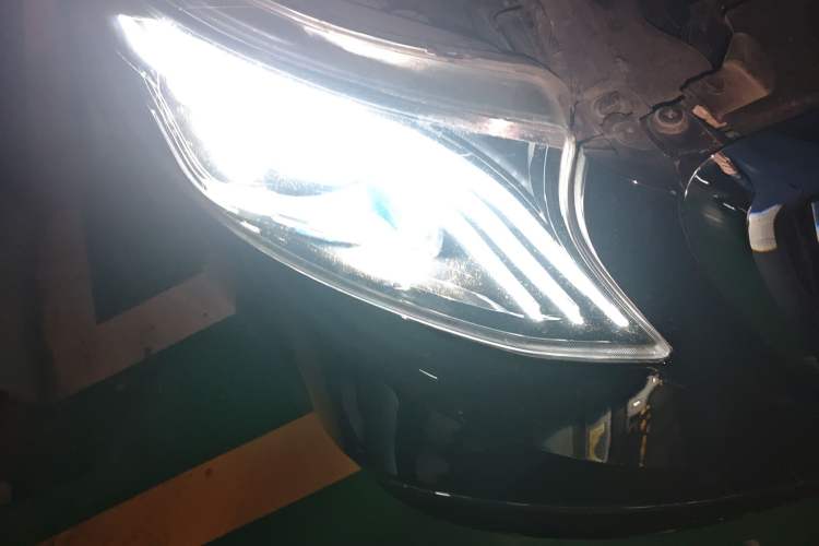 Used Mercedes-Benz Vito 2021 2.0T Elite Version 7 Seats