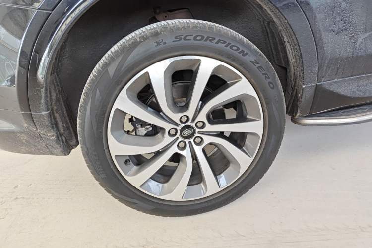 Used Land Rover Discovery Sport 2022 249 PS R-Dynamic S Performance Edition 5 Seats Exterior 3