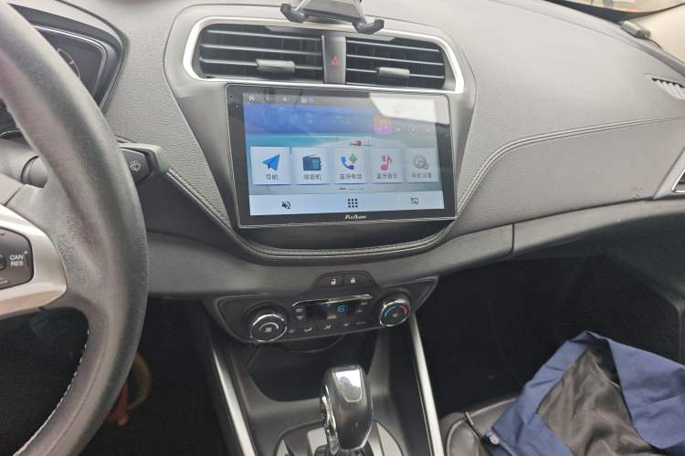 Used Ford Escort 2015 1.5L Automatic Fashion Model Audio And AC Panel