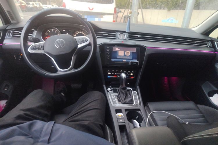 Used Volkswagen Magotan 2020 330TSI DSG Leading Model Center Console