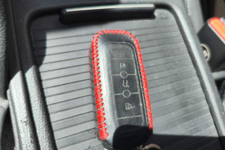 Used Qoros 3 2015 Sedan 1.6T Automatic ZhiZhen Enhanced Model Vehicle Key