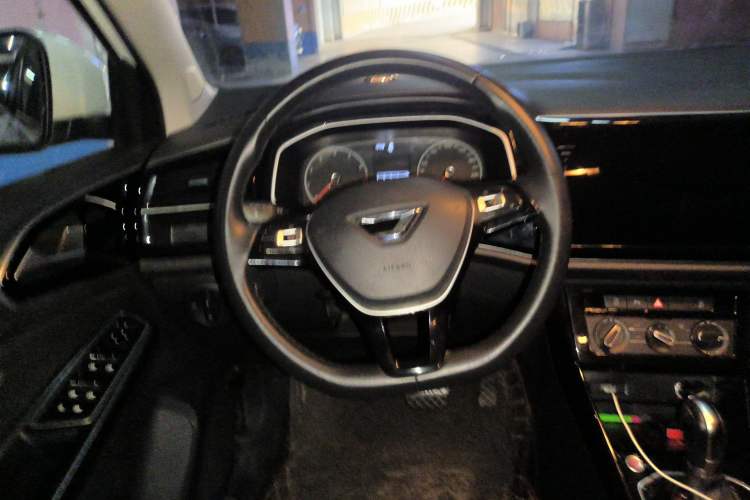 Used Jetta VS5 2022 280TSI Automatic Enjoyment Pro Trim Steering Wheel