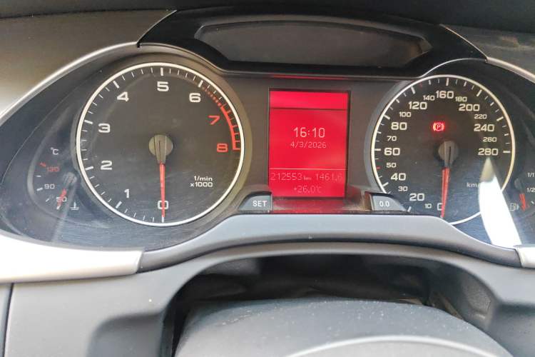 Used Audi A4L 2012 2.0 TFSI automatic standard version