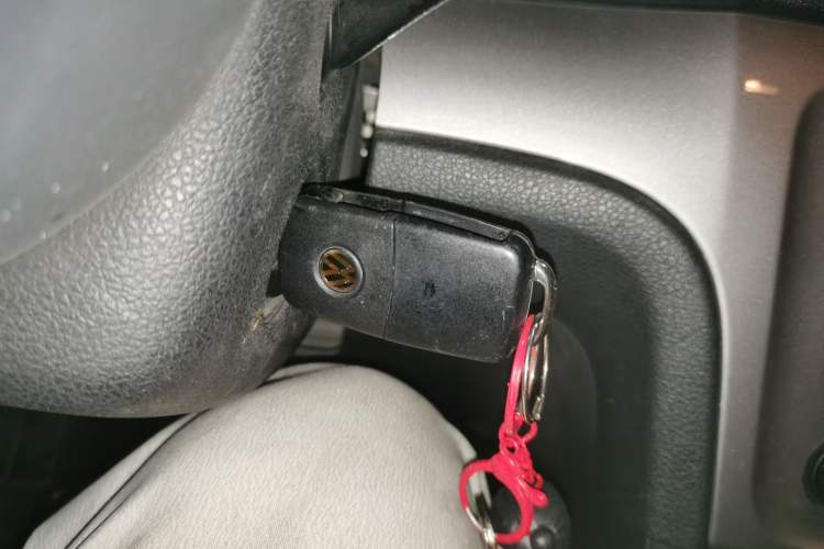 Used Volkswagen Gran Lavida 2013 1.6L Automatic Fashion Model