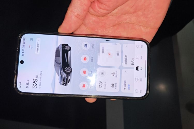 Used Zeekr 7X 2025 100 kWh Long-Range Rear-Wheel Drive with Intelligent Driving Features Vehicle Key