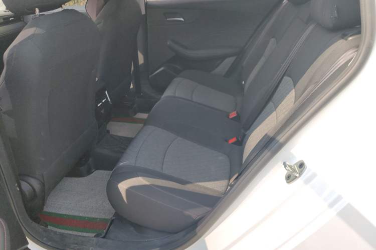 Used Roewe i5 2023 1.5L Manual Comfort Edition
