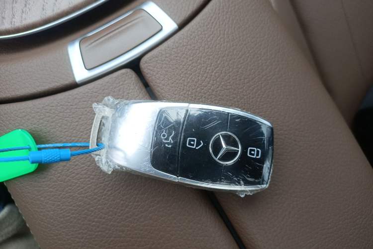Used Mercedes-Benz E-Class New Energy 2022 Facelift E 350 e L Plug-in Hybrid Sedan Vehicle Key