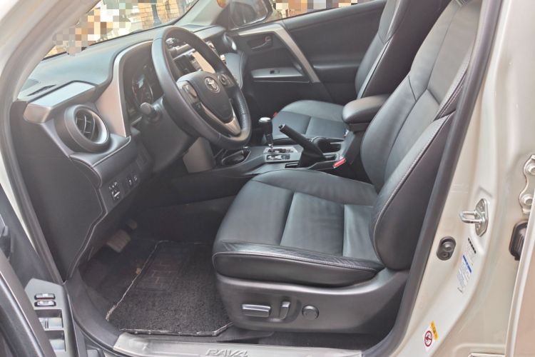 Used Toyota RAV4 2016 2.5L Automatic 4x4 Elite Edition Left Front Seat