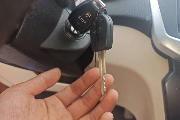 Used Chery Fengyun 2 2015 1.5L Manual New Edition Interior 1