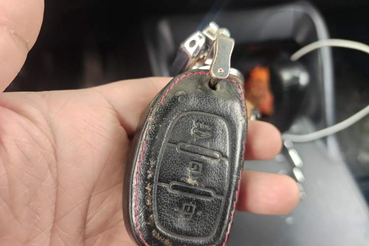 Used Hyundai ix35 2013 2.0L Automatic Two-Wheel Drive Smart GLS China IV Standard