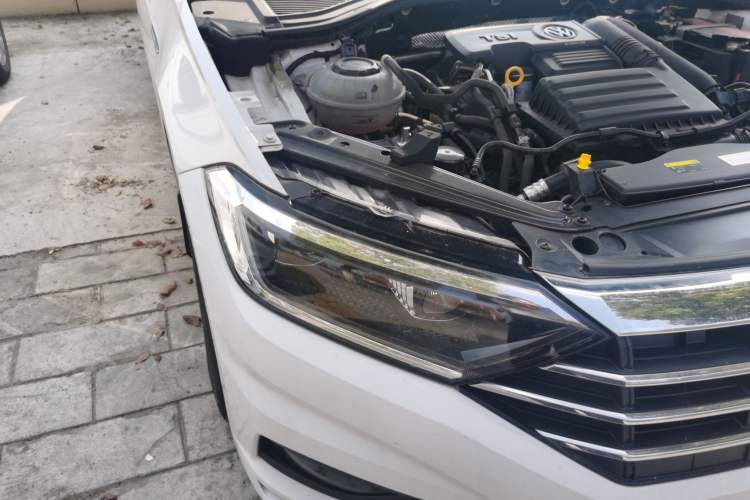 Used Volkswagen Sagitar 2020 200TSI DSG Comfort Version China VI Standard Right Front Headlight