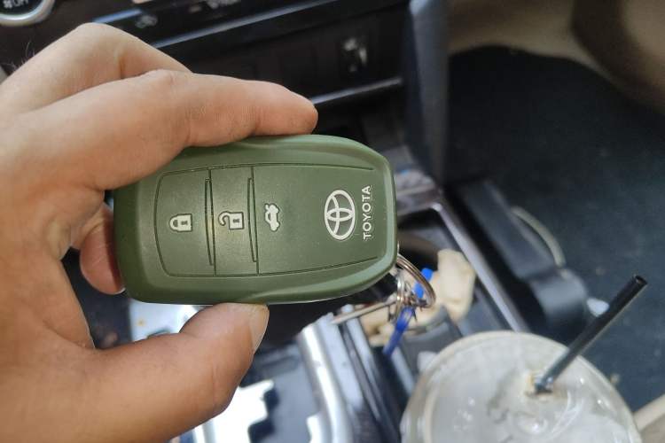 Used Toyota Camry 2012 Luxurious Edition 2.5HG Zunrui
