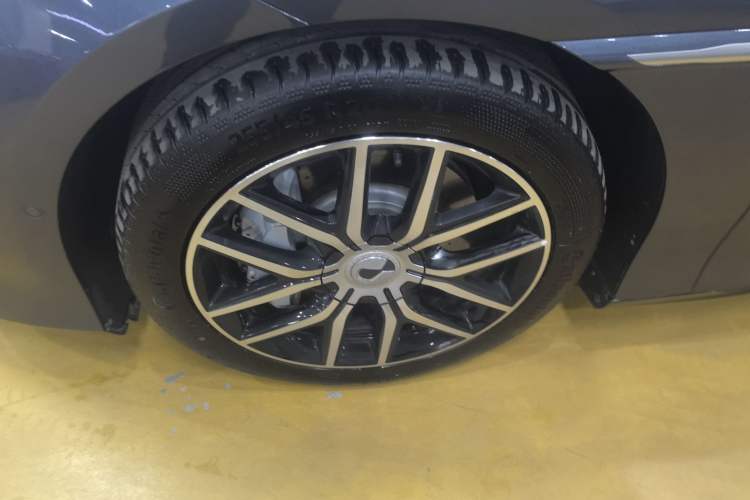 Used Denza Z9 2024 1100 km Four-Wheel Drive Max Version