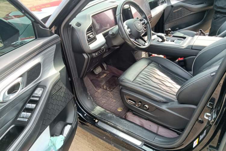 Used GAC Trumpchi GS8 2022 Linghang Series 2.0 TGDI Two-Wheel-Drive Luxury Smart Connectivity Version (7 Seats)
