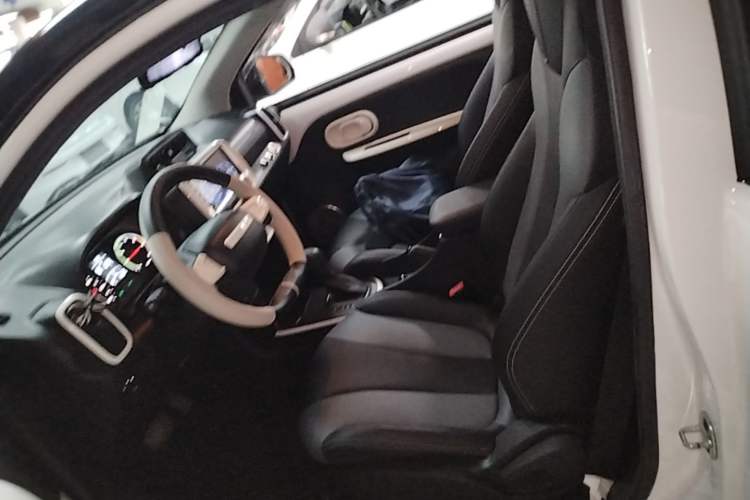 Used Roewe Clever 2022 311km QiQi BoBo Edition
