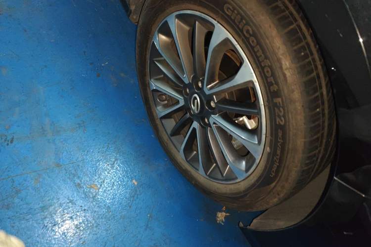 Used GAC Trumpchi EMPOW 2021 270T DCT J11 Version Right Front Wheel Hub