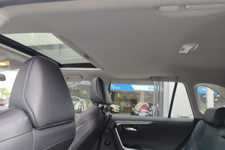 Used Toyota Wildlander 2021 2.0L CVT 4x4 Luxury Edition Headliner