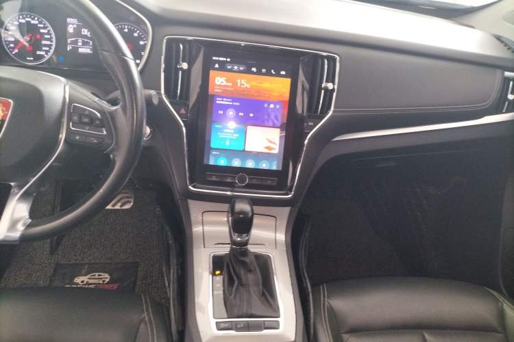 Used Roewe RX5 2016 20T Two-Wheel Drive Automatic Internet Smart Edition