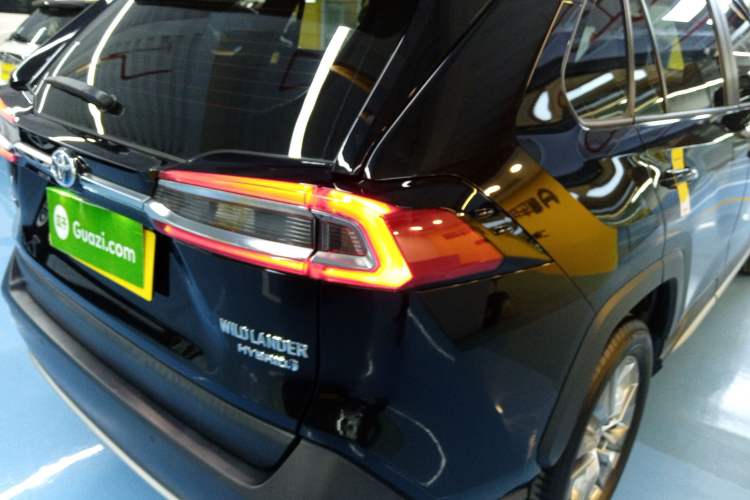 Used Toyota Wildlander 2023 Dual-Engine 2.5L E-CVT Two-Wheel Drive Urban Edition
