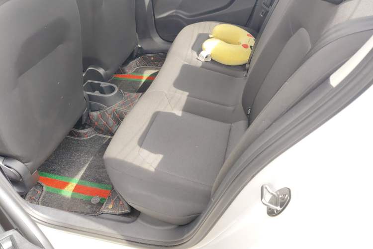 Used Volkswagen Jetta 2015 1.6L Automatic Fashion Model
