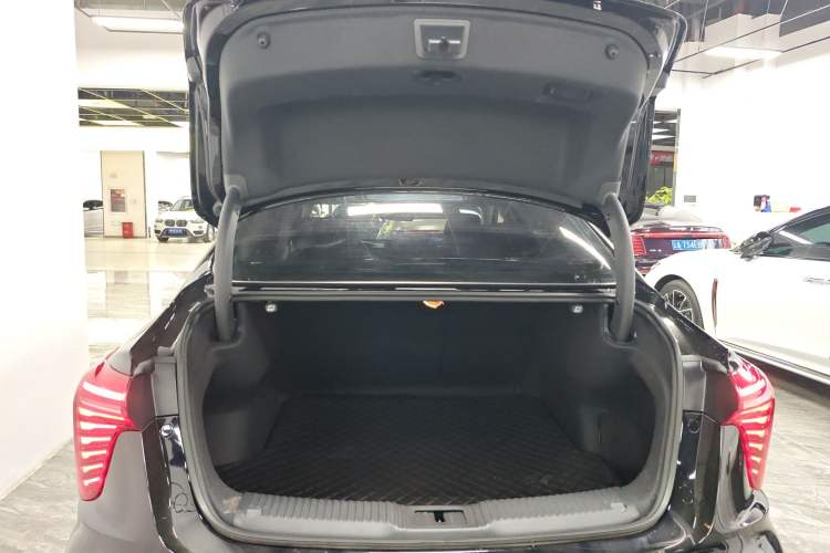 Used Hongqi H5 2024 2.0T Automatic Smart Connect Flagship Edition
