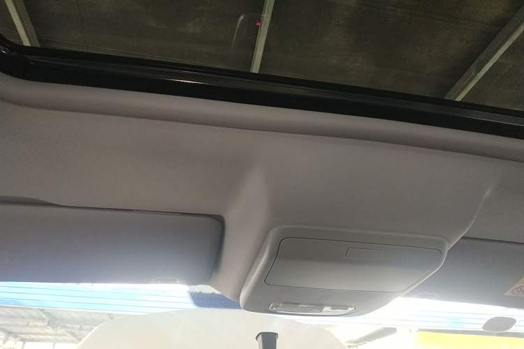 Used Peugeot 3008 2015 2.0L Automatic Classic Edition Headliner