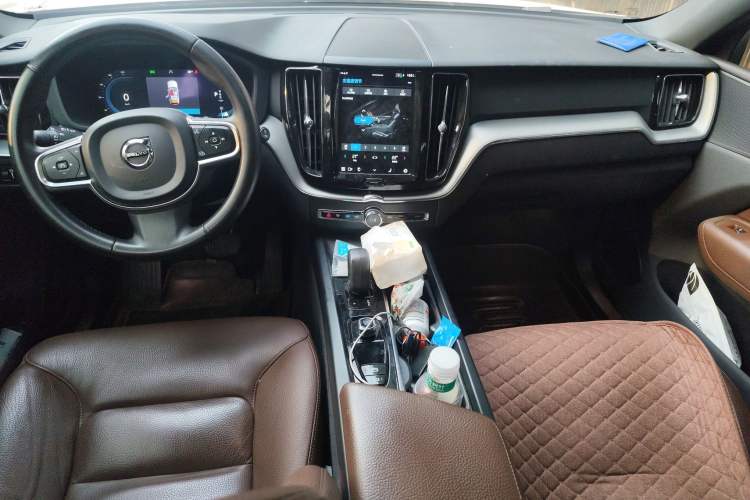 Used Volvo XC60 2022 B5 4x4 Zhiyi Luxury Edition
