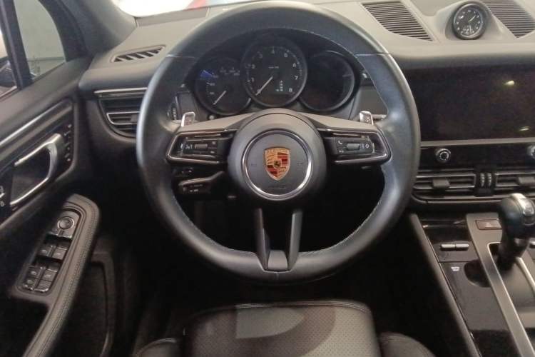 Used Porsche Macan 2024 Macan 2.0T Steering Wheel