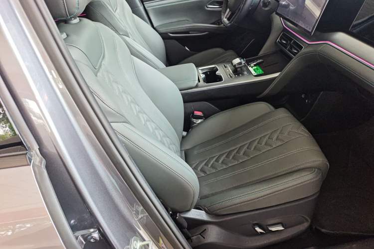 Used BYD Song L DM-i 2025 Intelligent Driving Version 112 km Beyond-Range Type
