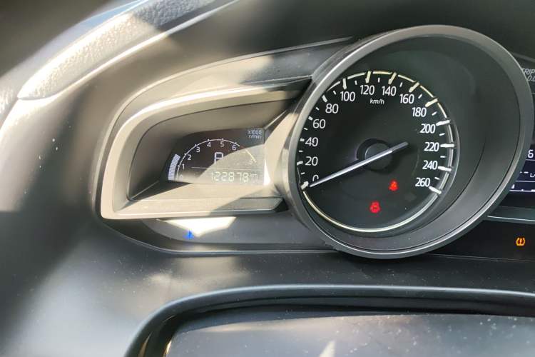 Used Mazda 3 Axela 2019 Cloud-Controlled Version Sedan 1.5L Automatic Luxury Trim China V Standard Odometer Close Up