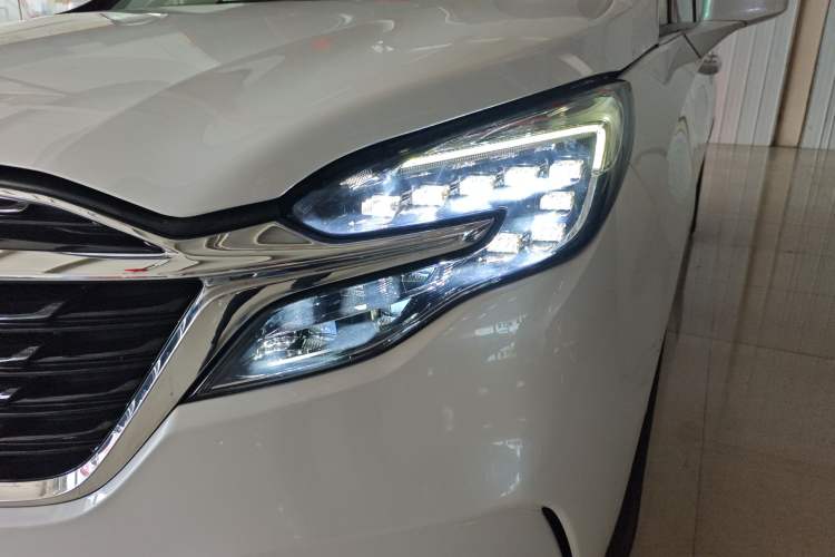 Used Buick GL8 2021 ES Land Cruiser 653T Luxury Edition