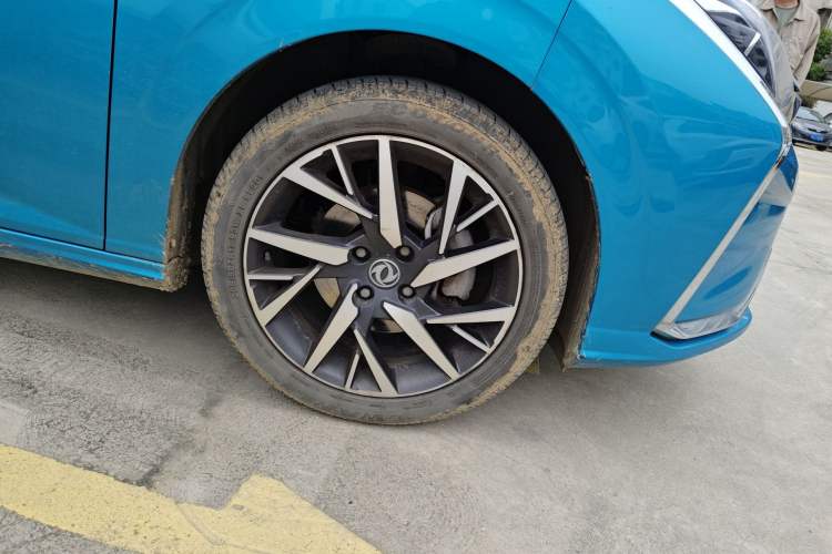 Used Dongfeng Aeolus Yixuan 2020 230T Automatic Advanced Edition Right Front Wheel Hub
