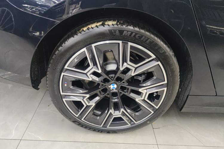 Used BMW 5 Series 2026 530Li Prestige M Sport Package Right Rear Wheel Hub