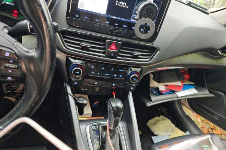 Used Hyundai Lafesta 2019 280TGDi Smart Speed Version China VI Standard Audio And AC Panel