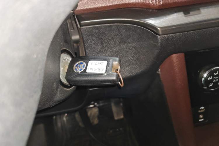 Used Venucia M50V 2019 1.6L CVT Luxury Edition