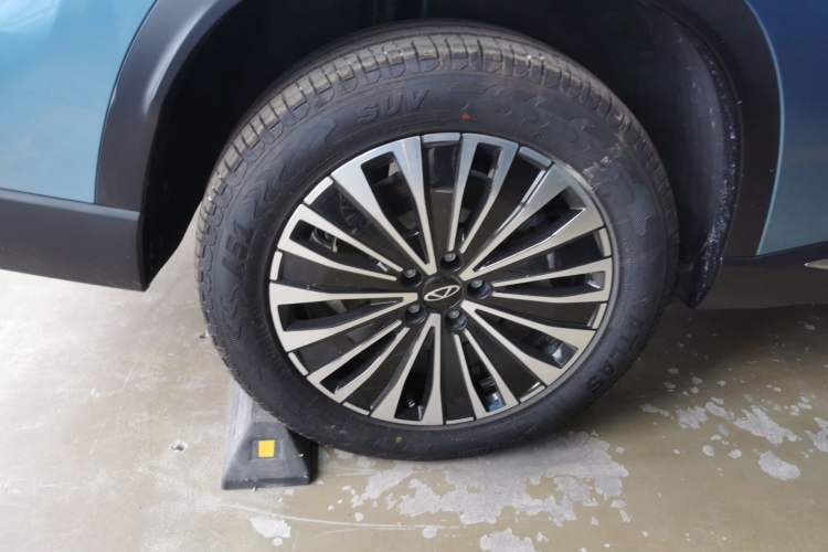 Used Chery Tiggo 8 PLUS C-DM 2025 1.5T 116 km Prestige Version 5 Seats
