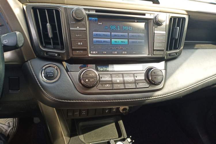 Used Toyota RAV4 2013 2.0L CVT Four-Wheel Drive New Edition
