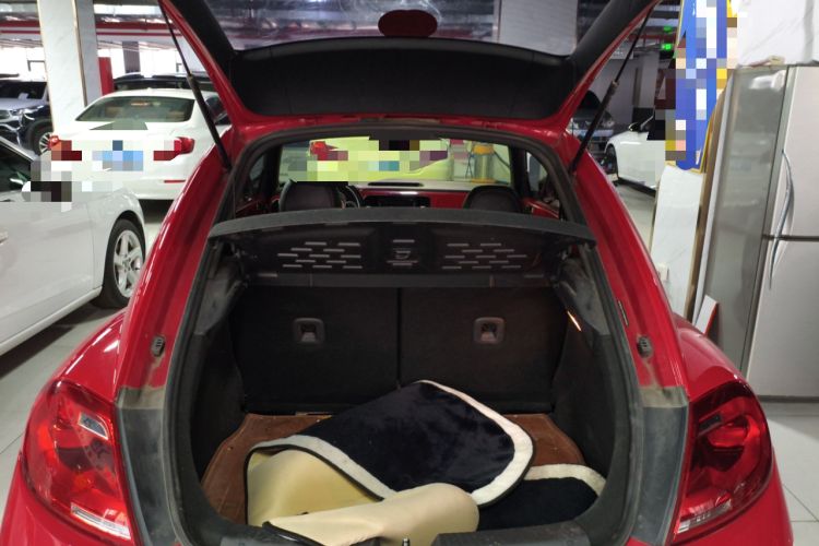 Used Volkswagen Beetle 2015 180TSI model
