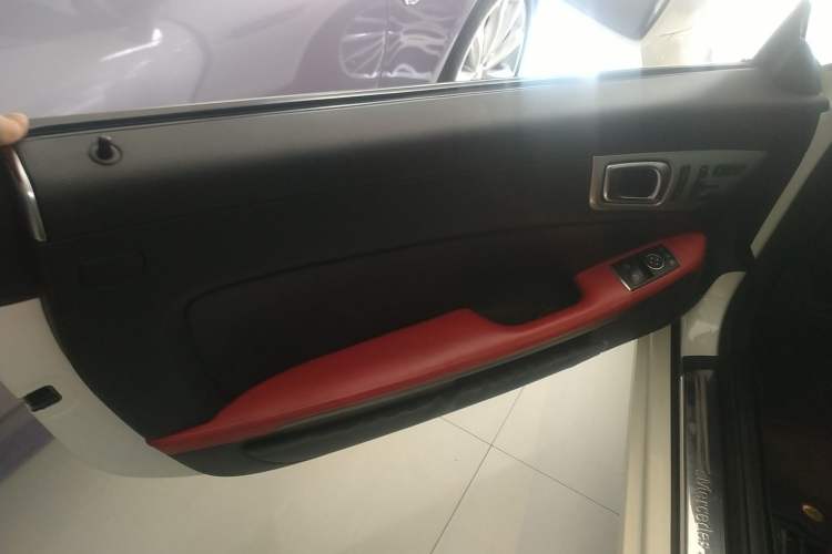 Used Mercedes-Benz SLK-Class 2011 SLK 200 Fashion Model
