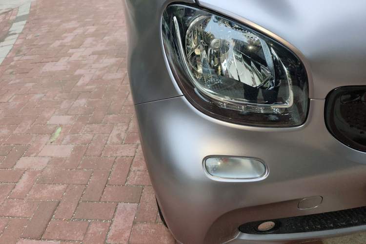 Used smart fortwo 2015 1.0L 52 kW Hardtop Passion Edition Right Front Headlight
