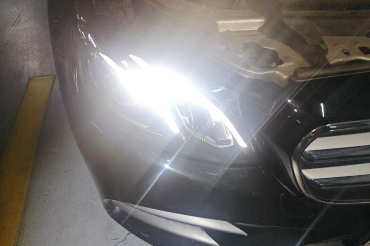 Used Mercedes-Benz E-Class 2019 E 300 L Sport Luxury Edition Right Front Headlight